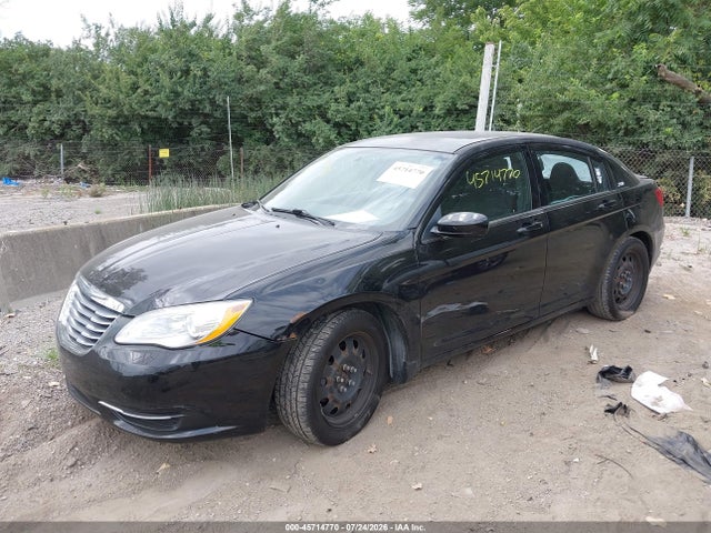 45714770 :رقم المزاد ، 1C3CCBAB4EN146352 vin ، 2014 Chrysler 200 Lx مزاد بيع