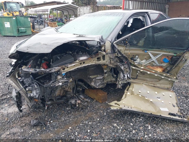 4T1BF1FK8EU322063 Toyota CAMRY SE