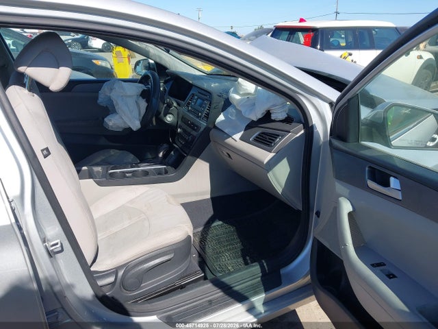 2015 Hyundai Sonata Se მანქანა იყიდება აუქციონზე, vin: 5NPE24AF5FH119314, აუქციონის ნომერი: 45714925