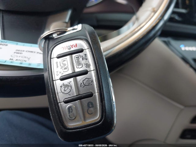 Продаж на аукціоні авто 2019 Chrysler Pacifica Limited, vin: 2C4RC1GG9KR597651, номер лоту: 45715033