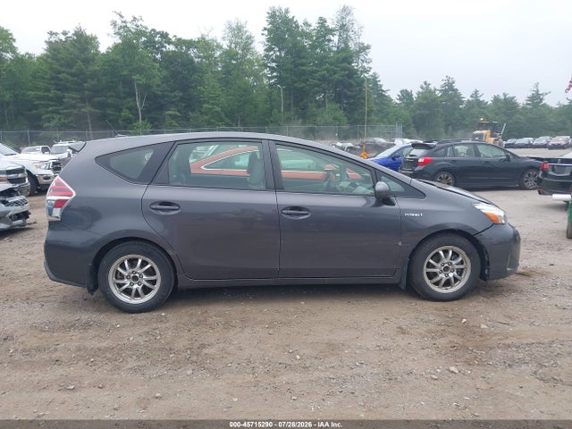 JTDZN3EU9GJ045514 Toyota Prius V Four