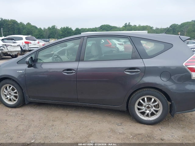 JTDZN3EU9GJ045514 Toyota Prius V Four