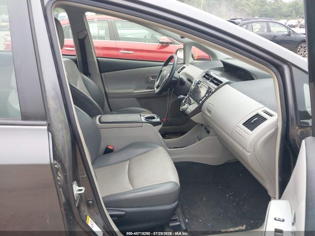 JTDZN3EU9GJ045514 Toyota Prius V Four
