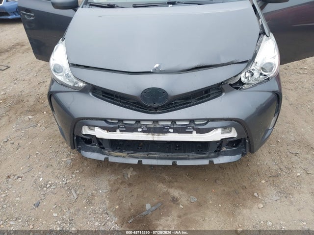 JTDZN3EU9GJ045514 Toyota Prius V Four