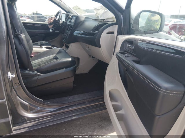 45715439 :رقم المزاد ، 2C4RDGCG5HR847854 vin ، 2017 Dodge Grand Caravan Sxt مزاد بيع