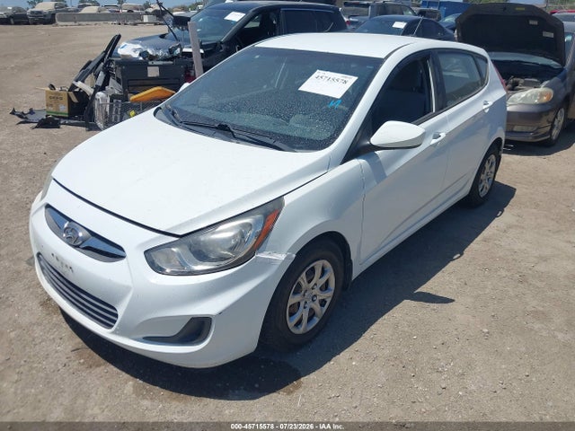 Hyundai ACCENT GS 2014 KMHCT5AE0EU176652 Image 2
