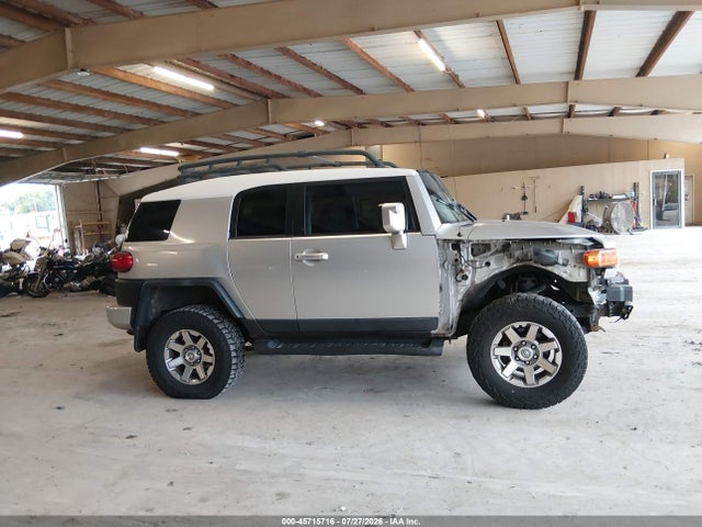 45715716 :رقم المزاد ، JTEBU11F370007956 vin ، 2007 Toyota Fj Cruiser مزاد بيع