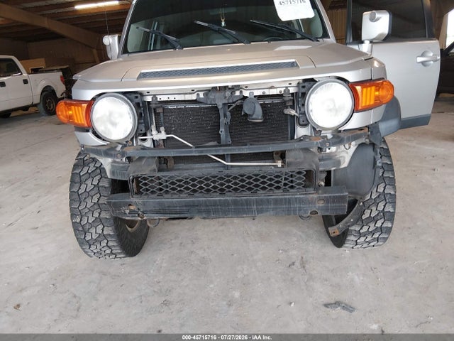 45715716 :رقم المزاد ، JTEBU11F370007956 vin ، 2007 Toyota Fj Cruiser مزاد بيع