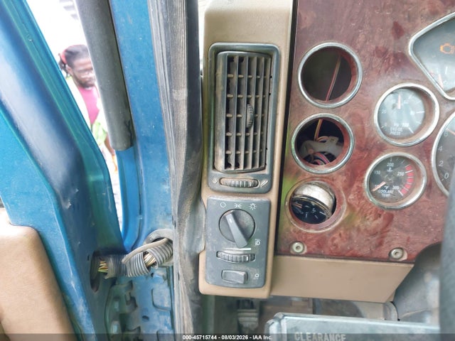 45715744 :رقم المزاد ، 1M1AX07Y2DM015240 vin ، 2013 Mack 700 Gu700 مزاد بيع