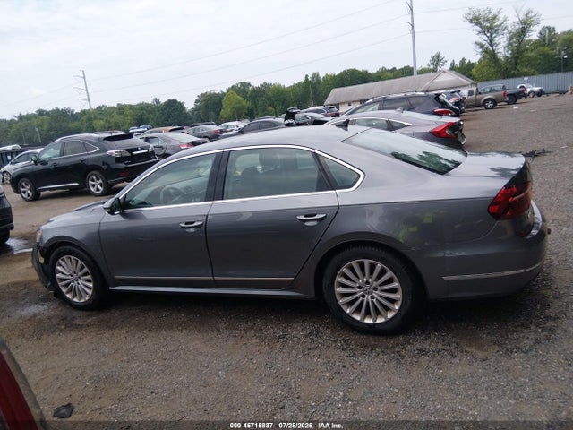 2017 Volkswagen Passat 1.8t Se მანქანა იყიდება აუქციონზე, vin: 1VWBT7A37HC061354, აუქციონის ნომერი: 45715837