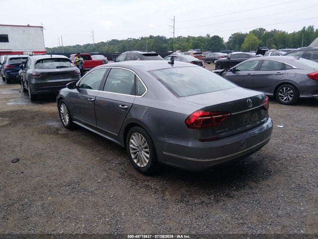 2017 Volkswagen Passat 1.8t Se მანქანა იყიდება აუქციონზე, vin: 1VWBT7A37HC061354, აუქციონის ნომერი: 45715837