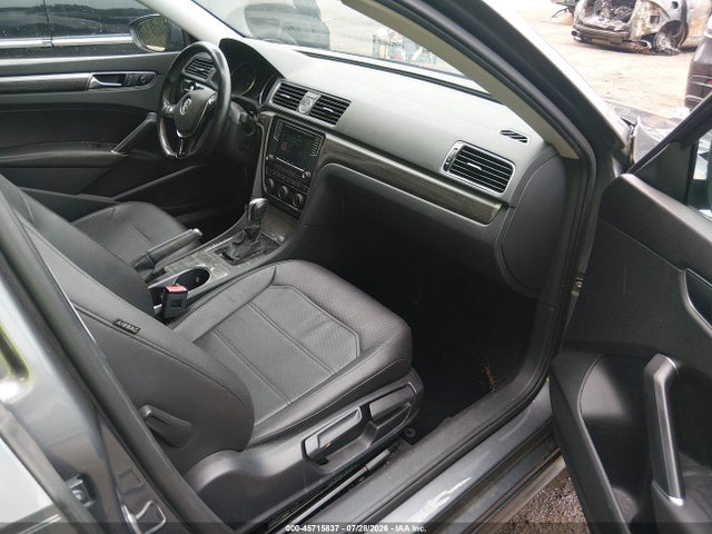 2017 Volkswagen Passat 1.8t Se მანქანა იყიდება აუქციონზე, vin: 1VWBT7A37HC061354, აუქციონის ნომერი: 45715837