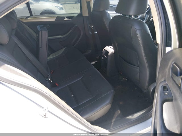 3VWD17AJ6FM305133 Volkswagen Jetta 1.8t Se