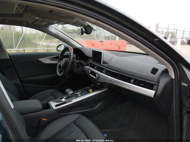 Продаж на аукціоні авто 2017 Audi A4 Premium Plus, vin: WAUENAF40HN002284, номер лоту: 45716095