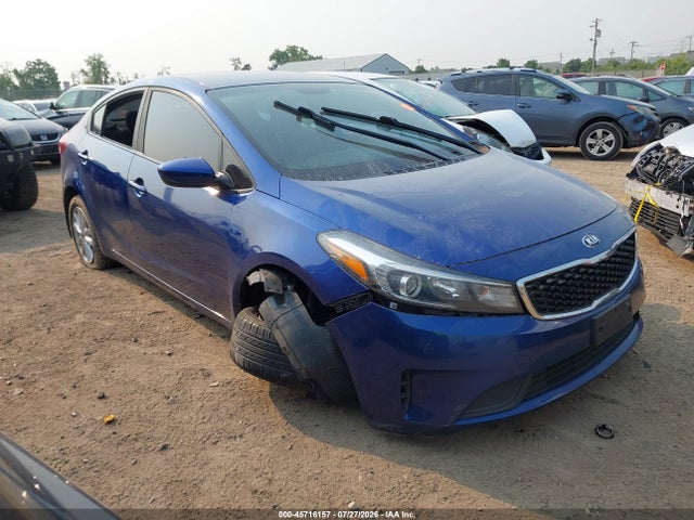 45716157 :رقم المزاد ، 3KPFL4A72HE112032 vin ، 2017 Kia Forte S مزاد بيع