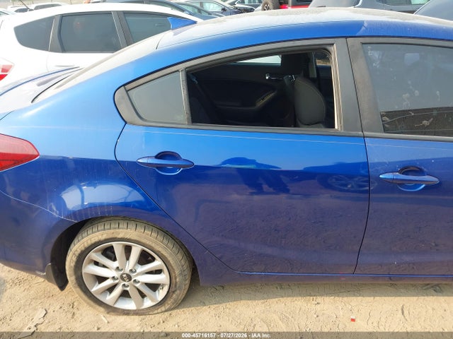45716157 :رقم المزاد ، 3KPFL4A72HE112032 vin ، 2017 Kia Forte S مزاد بيع