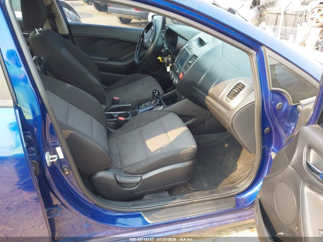 45716157 :رقم المزاد ، 3KPFL4A72HE112032 vin ، 2017 Kia Forte S مزاد بيع