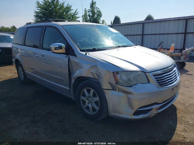 2011 Chrysler Town & Country Touring-l მანქანა იყიდება აუქციონზე, vin: 2A4RR8DG2BR705842, აუქციონის ნომერი: 45716236