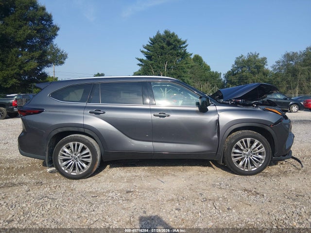 5TDKDRAH3RS536201 Toyota Highlander Platinum
