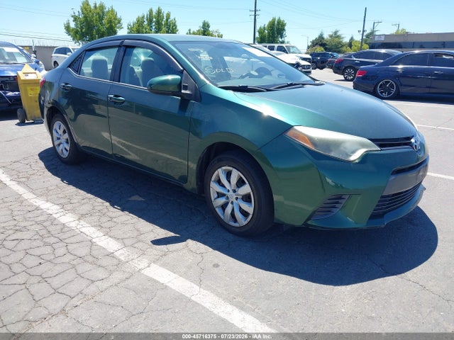 Toyota COROLLA LE 2015 5YFBURHE2FP245267 Image 1