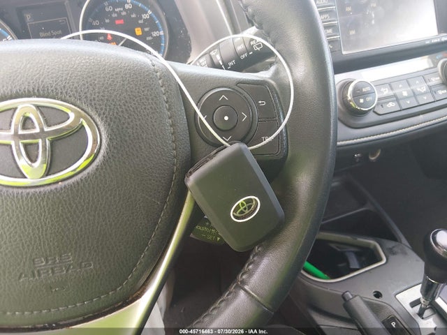 2T3WFREV0HW368378 Toyota Rav4 Xle