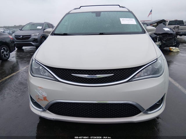 45716541 :رقم المزاد ، 2C4RC1EG8HR635530 vin ، 2017 Chrysler Pacifica Touring-l Plus مزاد بيع