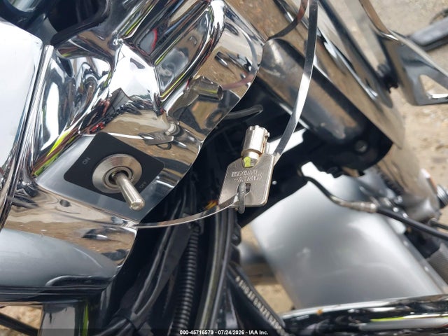 Harley-Davidson Flhr Road King 2015 1HD1FBM17FB702040 Image 11
