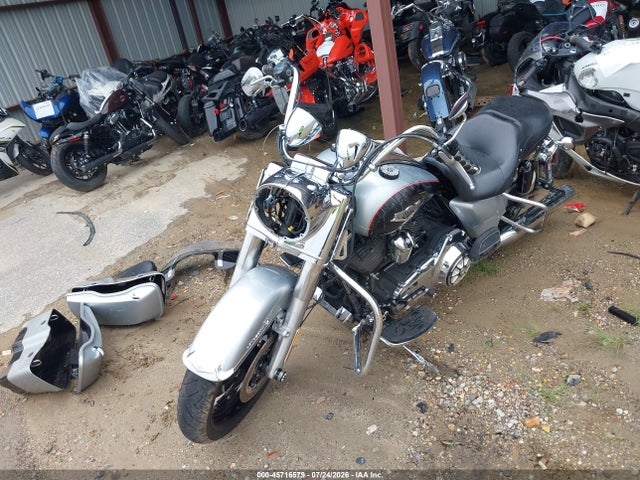 Harley-Davidson Flhr Road King 2015 1HD1FBM17FB702040 Image 2