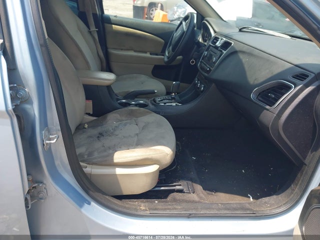 45716614 :رقم المزاد ، 1C3CCBBB4EN176627 vin ، 2014 Chrysler 200 Touring مزاد بيع