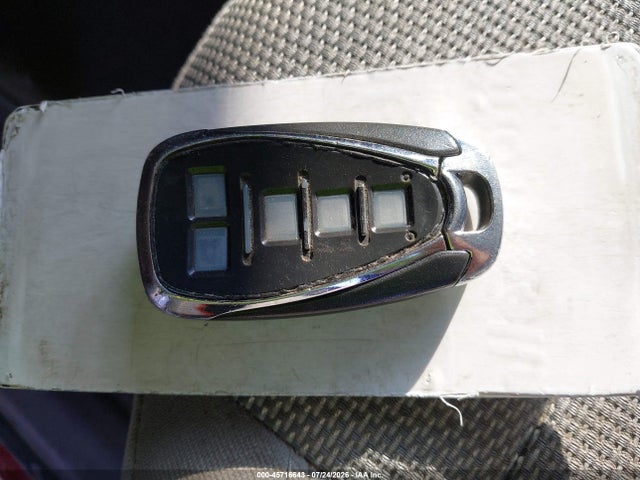 1GNERGKW0JJ221817 Chevrolet Traverse Lt Cloth