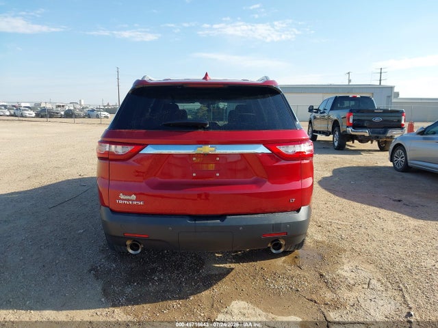 1GNERGKW0JJ221817 Chevrolet Traverse Lt Cloth