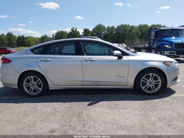 3FA6P0UU1JR122313 Ford Fusion Hybrid S
