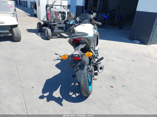 Yamaha Yzfr3 A 2024 MH3RH18Y6RK014326 Image 6