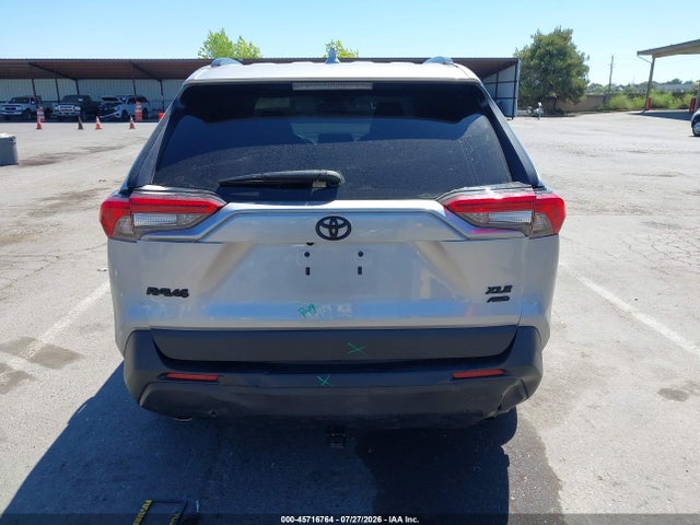 2T3P1RFV8RW489632 Toyota Rav4 Xle