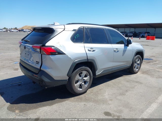 2T3P1RFV8RW489632 Toyota Rav4 Xle