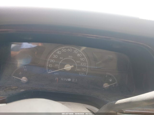 45716806 :رقم المزاد ، 1LNHM81W14Y680633 vin ، 2004 Lincoln Town Car Signature مزاد بيع