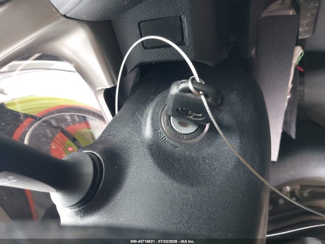 Toyota RAV4 LE 2015 JTMZFREV0FD073515 Image 11