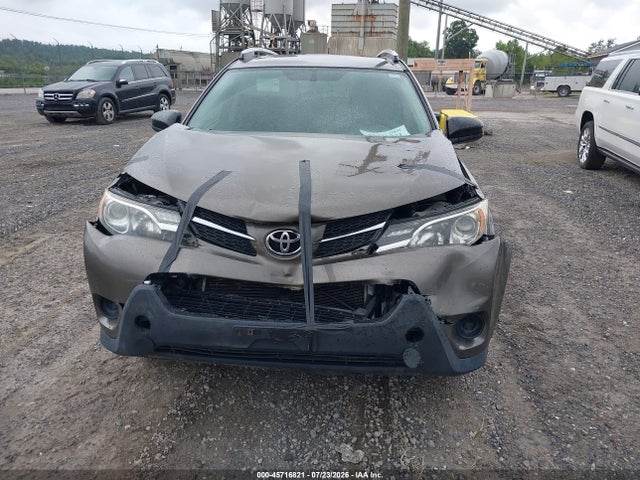 Toyota RAV4 LE 2015 JTMZFREV0FD073515 Image 12