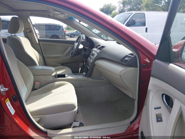 45716852 :رقم المزاد ، 4T1BF3EK6AU108597 vin ، 2010 Toyota Camry Le مزاد بيع