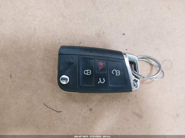 45716879 :رقم المزاد ، WVWWF7AU6HW171847 vin ، 2017 Volkswagen Golf R 4-door W/dcc   Navigation مزاد بيع