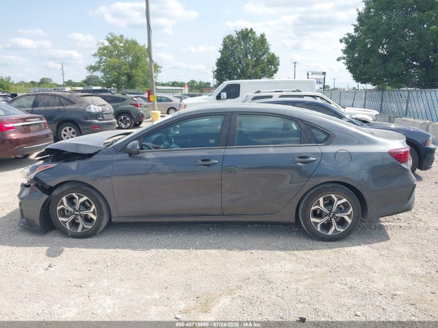 Продажа на аукционе авто 2021 Kia Forte Lxs, vin: 3KPF24AD5ME414630, номер лота: 45716890