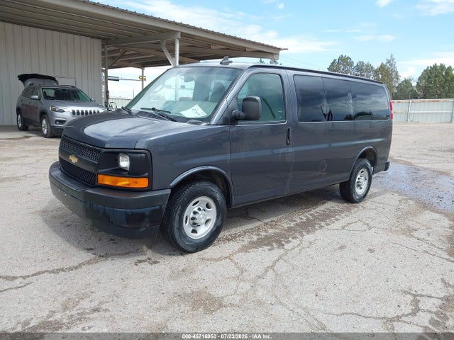 Chevrolet Express 2500 Ls 2017 1GAWGEFG3H1263024 Image 2