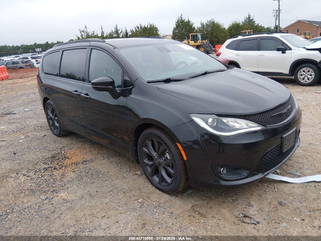2019 Chrysler Pacifica Limited მანქანა იყიდება აუქციონზე, vin: 2C4RC1GG4KR700992, აუქციონის ნომერი: 45716990