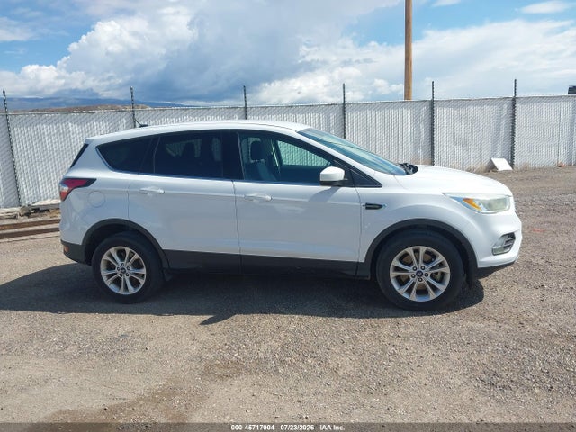 1FMCU9GD2HUA41325 Ford ESCAPE SE