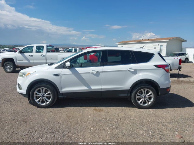 1FMCU9GD2HUA41325 Ford ESCAPE SE