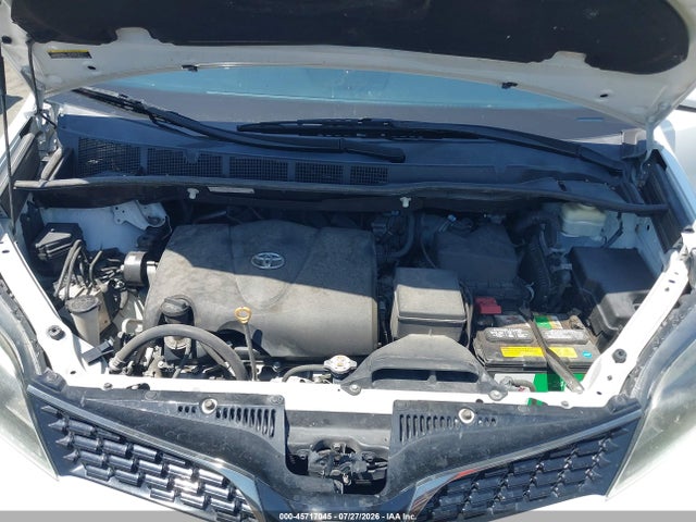 Toyota Sienna Se 8 Passenger 2018 5TDXZ3DC6JS958262 Image 10
