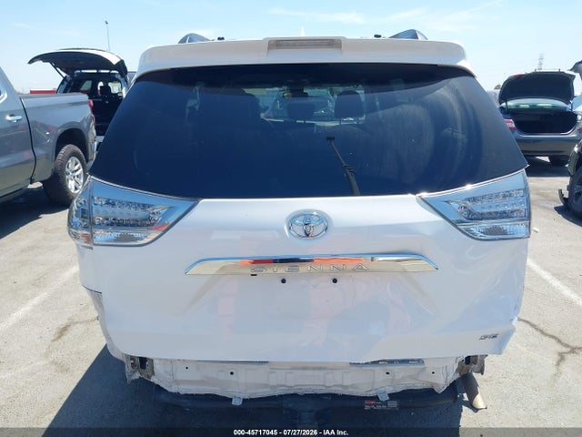 Toyota Sienna Se 8 Passenger 2018 5TDXZ3DC6JS958262 Image 17