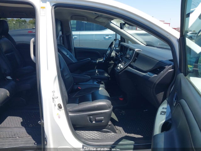 Toyota Sienna Se 8 Passenger 2018 5TDXZ3DC6JS958262 Image 5