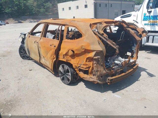 Toyota Highlander Xle 2023 5TDKDRBH4PS037371 Image 3