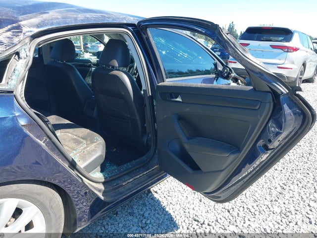 2015 Volkswagen Passat 1.8t Wolfsburg Edition მანქანა იყიდება აუქციონზე, vin: 1VWAT7A36FC002594, აუქციონის ნომერი: 45717188